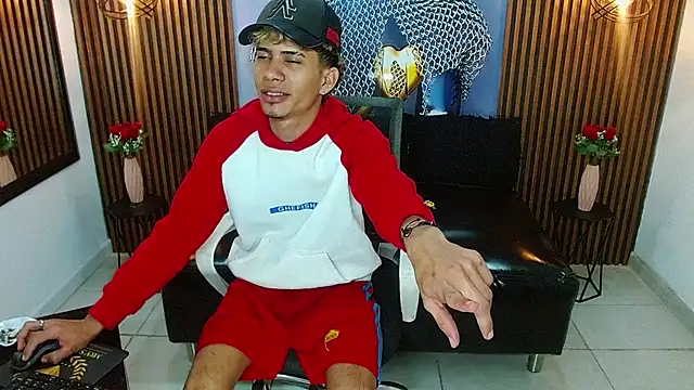 Skinny_cute_Alyer webcam