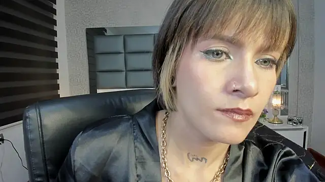 Mrs_Regina_clk webcam