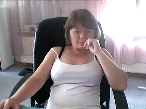 MoonLady40 webcam