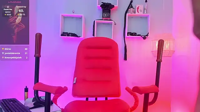 Maximoking26 webcam