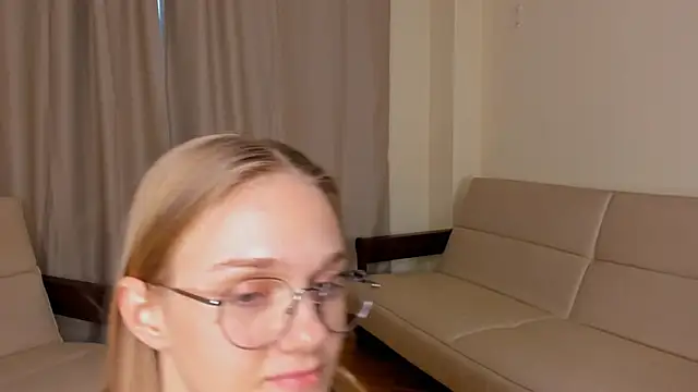 Live sex cam of FemMantis