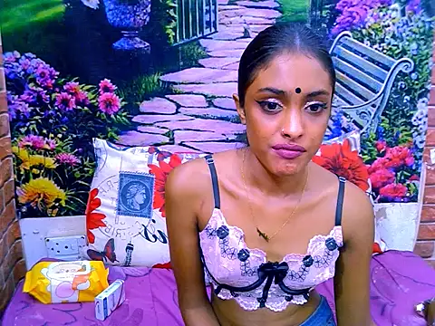 IndianPretty14u2Luv webcam