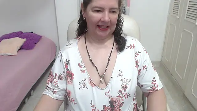 leonela_69 webcam