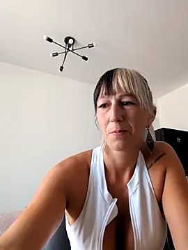 kendra_peach webcam