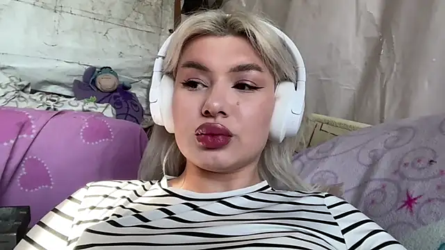SpotlessParaffin webcam