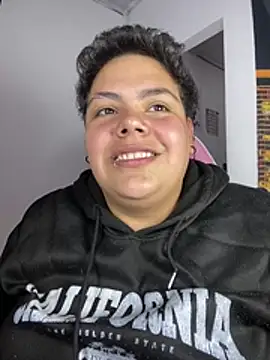 Hailey_Curvy webcam