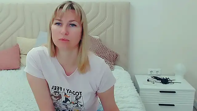 Incredible_Ariela webcam