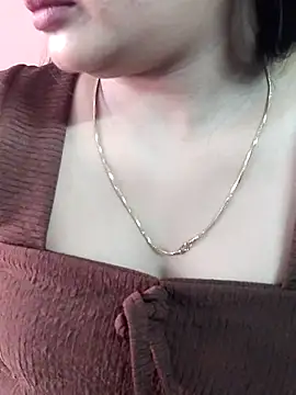 Wild-janvi webcam