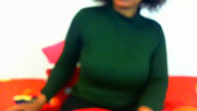 NAUGHTIECURVY webcam