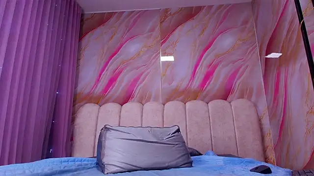 sofi_decker webcam