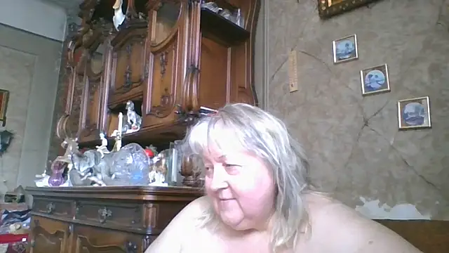 Lala-Love56 webcam