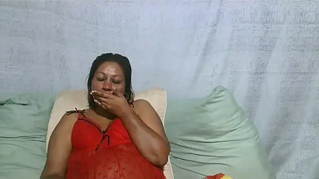 IndianSexyMilf69 webcam
