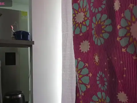 Amazon_brunette1 webcam