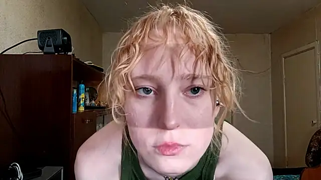 CuteLittleAngel webcam