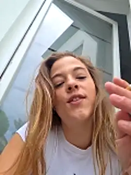 Luna_Lynn webcam