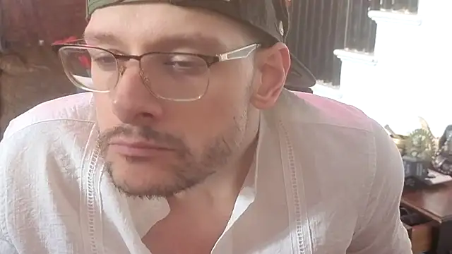 MasterDaddyCool webcam