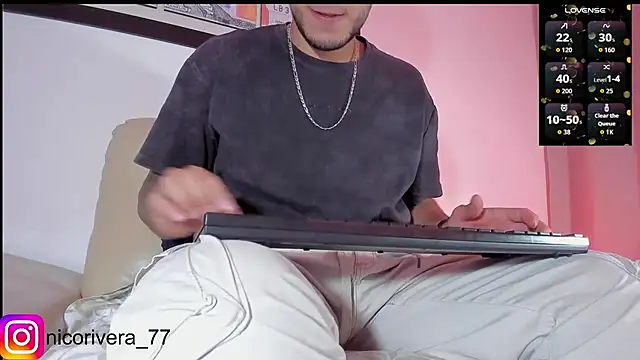 nico_rivera webcam