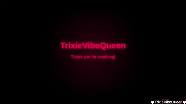 TrixieVibeQueen webcam