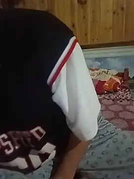 Hilary-123 webcam