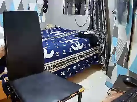 Trish_CurveCock webcam