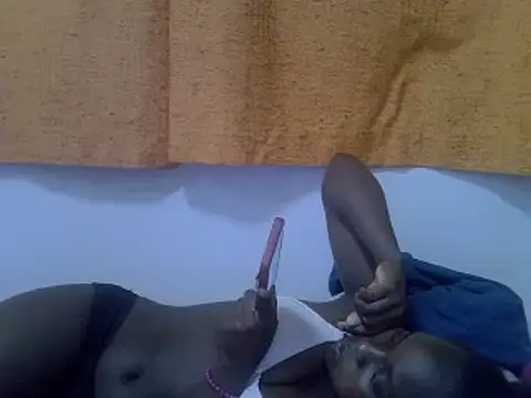 kaya_bear webcam