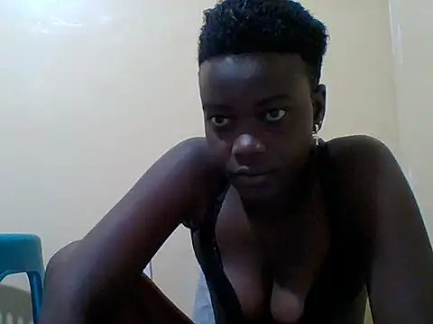 Pretty-Leaa webcam