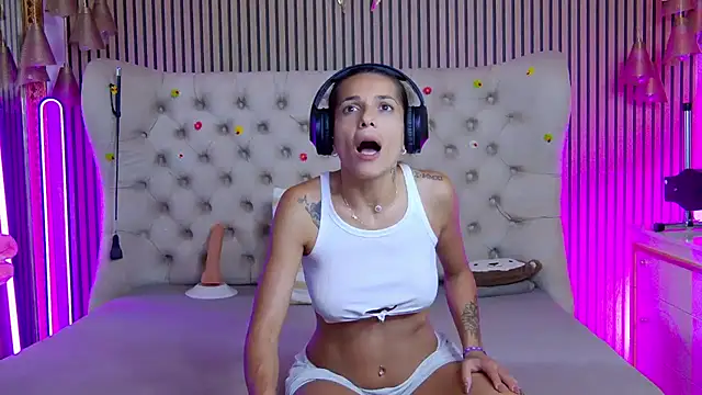 PlayfulShow webcam