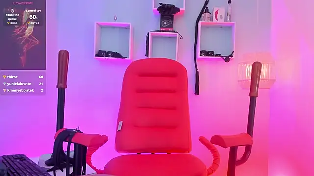 Maximoking26 webcam