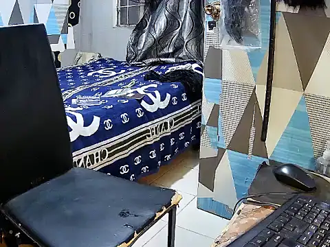 Trish_CurveCock webcam
