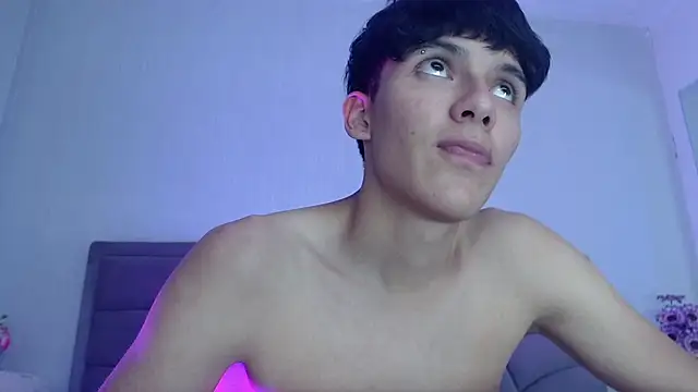 ethan_twink22 live cam