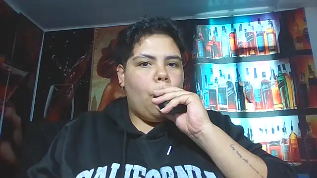 Hailey_Curvy webcam