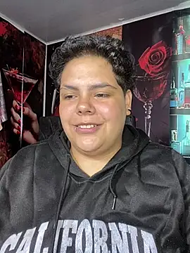 Hailey_Curvy webcam