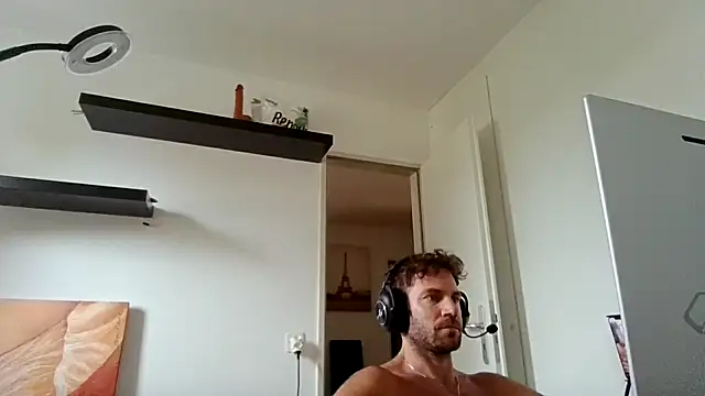 alpha-hunk live cam on StripChat