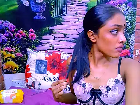IndianPretty14u2Luv webcam