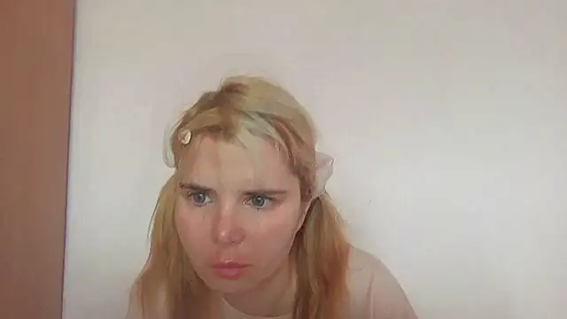 HornyElena webcam