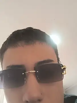 Thiagoo_Vega live cam on StripChat