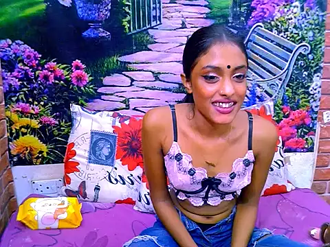 IndianPretty14u2Luv webcam