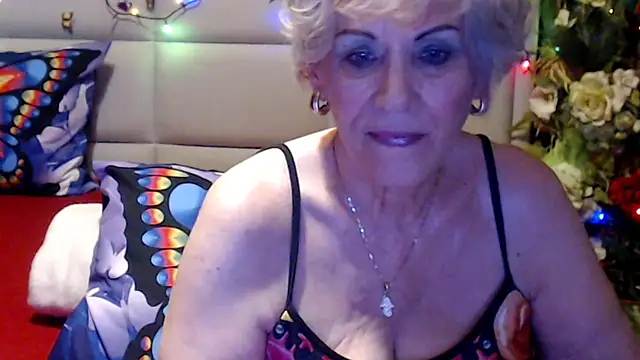 HappyWomanOn webcam