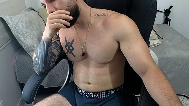 Isaac_Carter live cam on StripChat