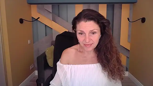 EllaLong webcam