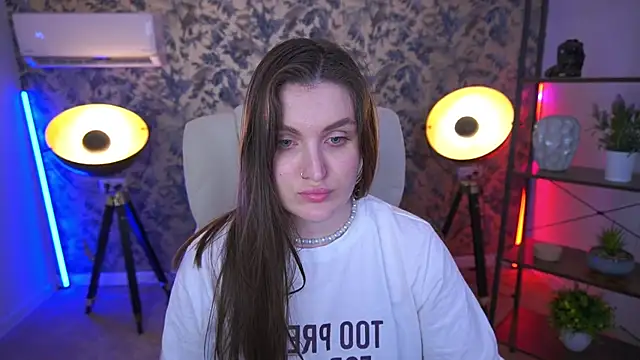EmmyCharmm webcam