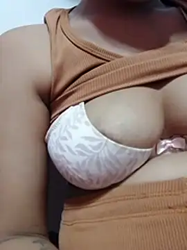 HotNaughtyGirl23 webcam