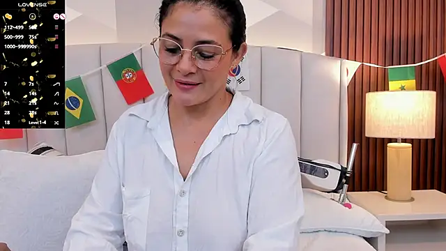 Mommy_Naughty webcam