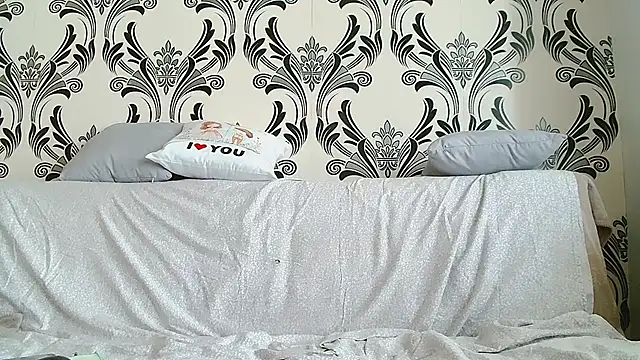 MissMirra828 webcam