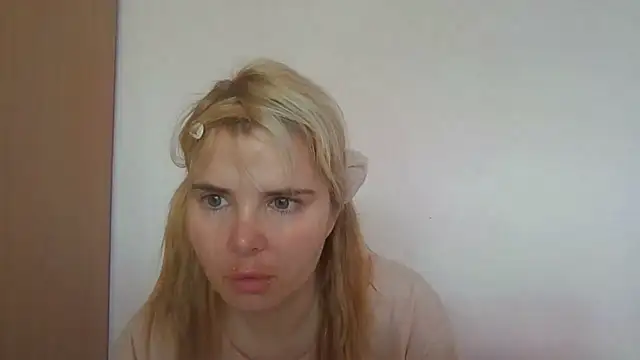 HornyElena webcam