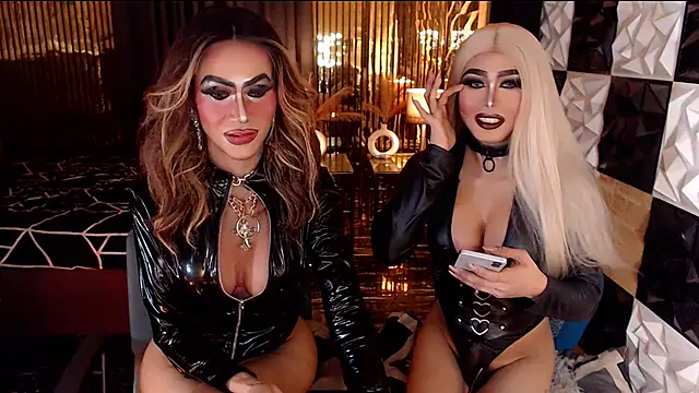 MonstrousCockDiva webcam