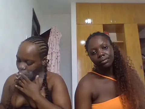 sexybaddies20 webcam