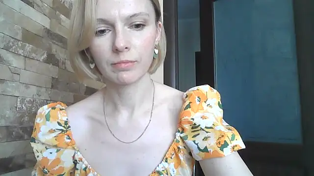 AdelleLovee_ webcam
