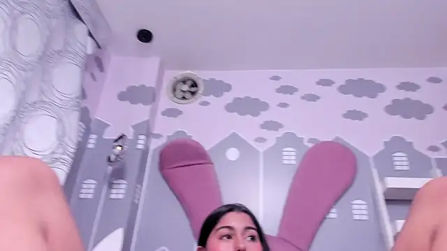 skinny_little18 webcam