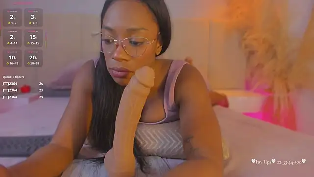 aprilebony_ webcam